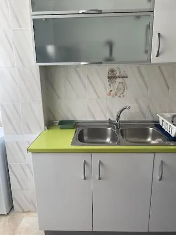 Tranquila, Centrica Y Luminosa De Matrimonio En Vivienda Compartida